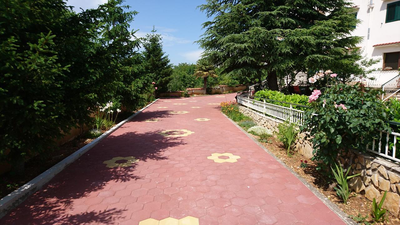 Ferienwohnung Countryside Family Retreat Šibenik Exterior foto